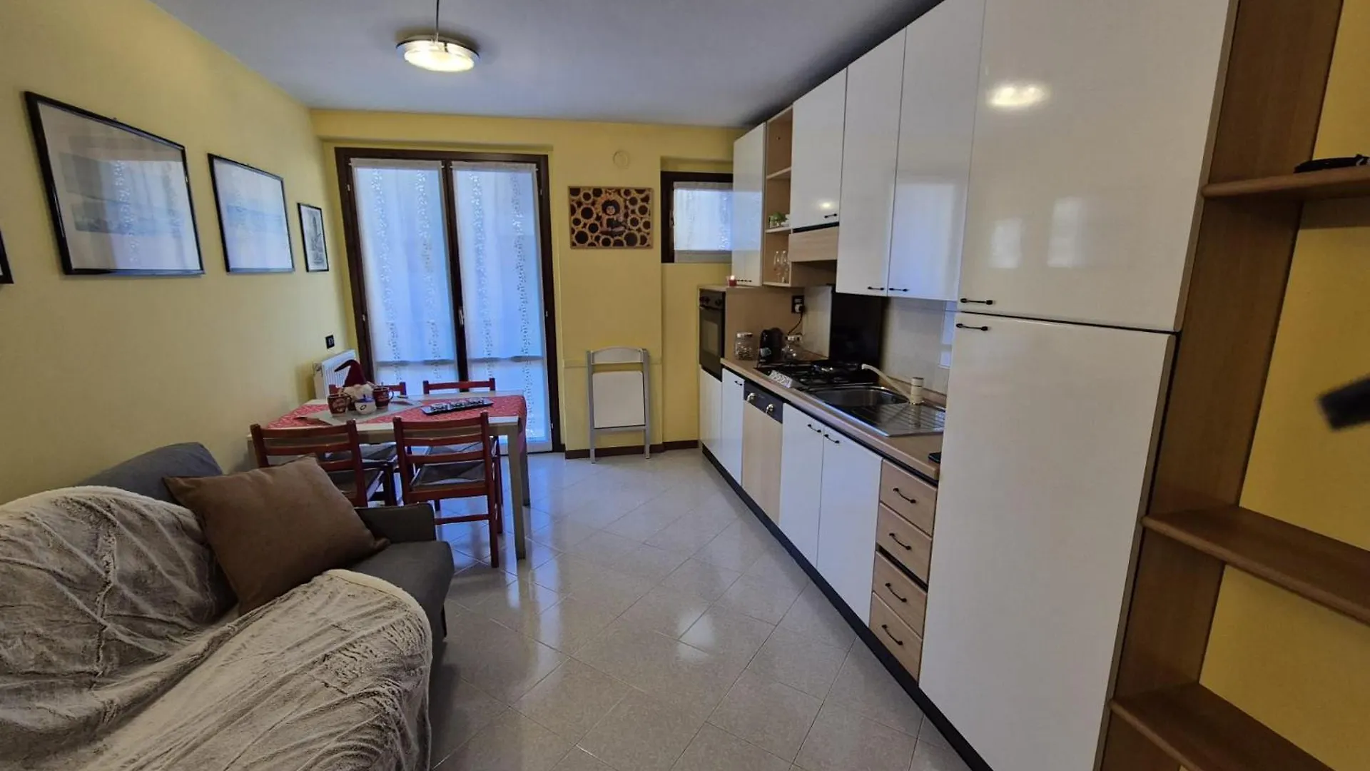Διαμέρισμα Sweet Home Ampio Bilocale Con Balcone Soleggiato E Posto Auto Le Bratte