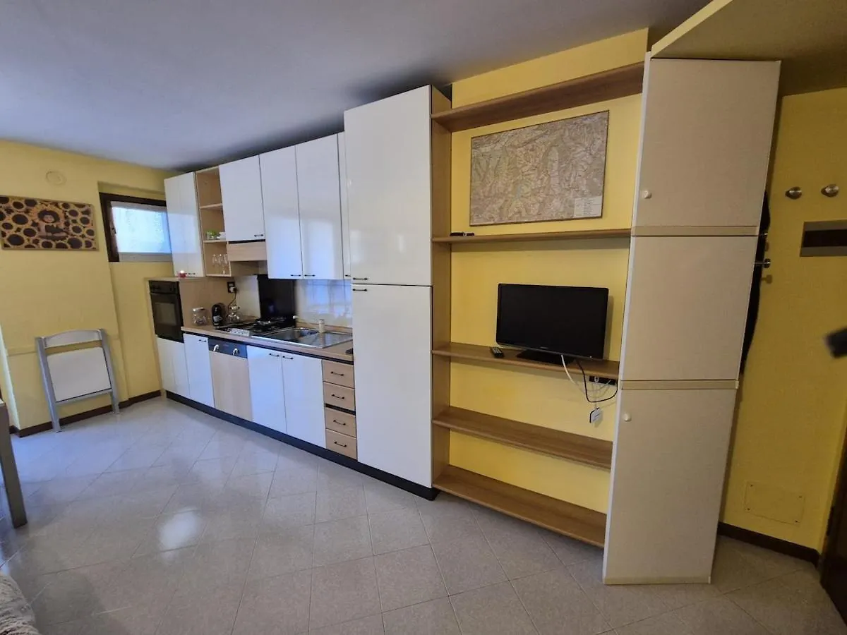 Sweet Home Ampio Bilocale Con Balcone Soleggiato E Posto Auto Le Bratte