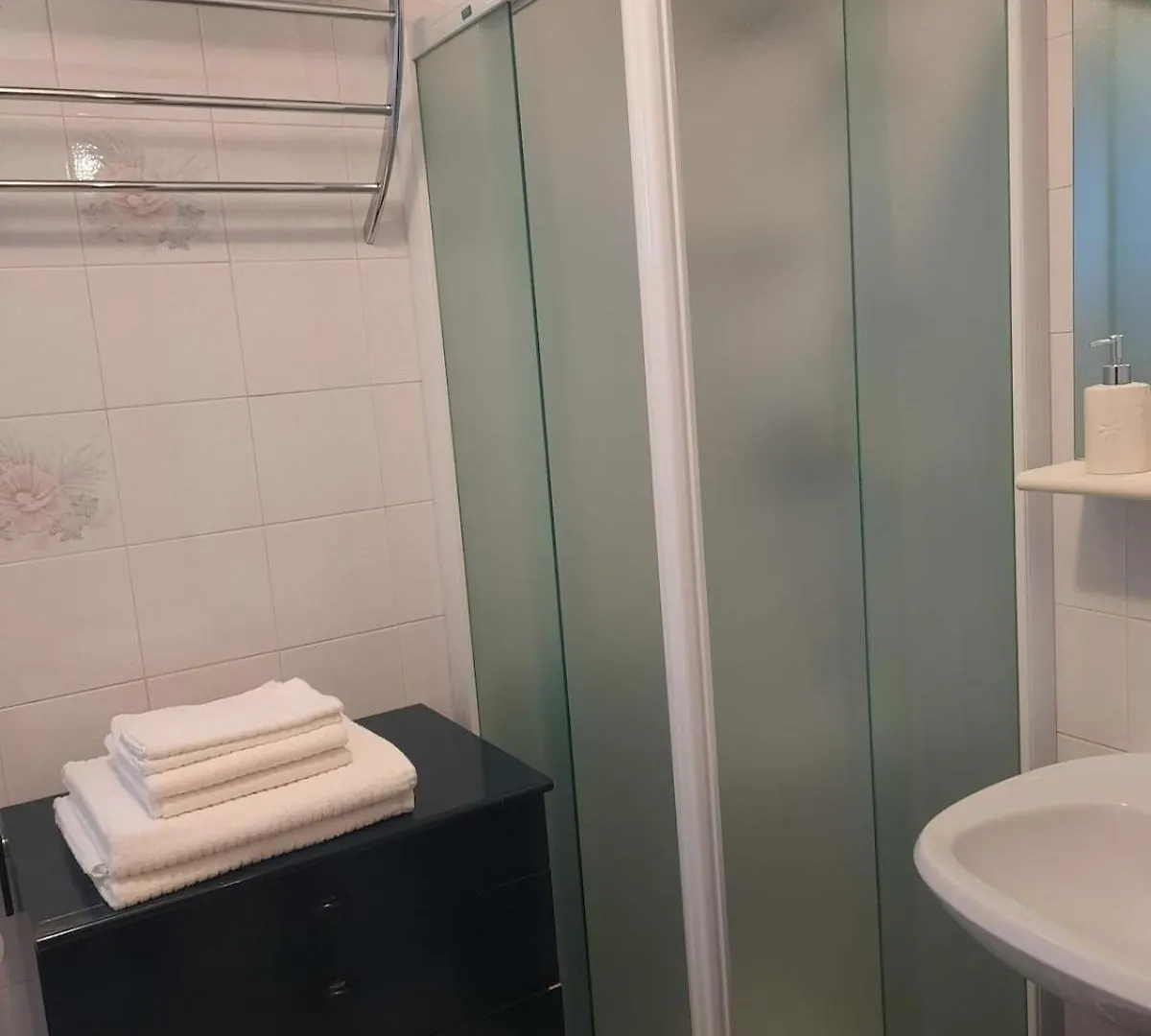 Sweet Home Ampio Bilocale Con Balcone Soleggiato E Posto Auto Le Bratte 0*,  Ιταλία