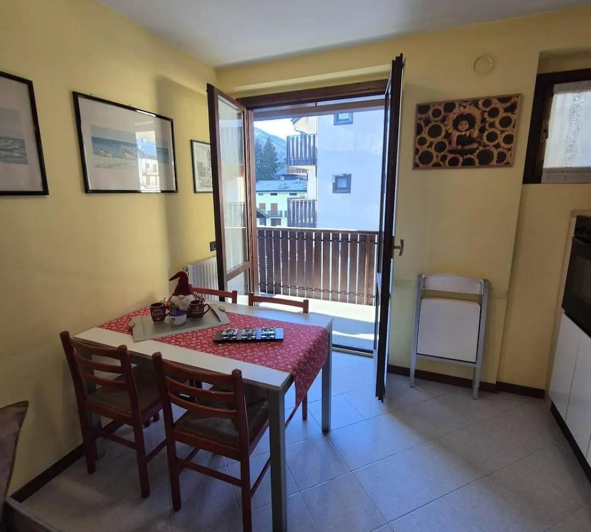 Διαμέρισμα Sweet Home Ampio Bilocale Con Balcone Soleggiato E Posto Auto Le Bratte Ιταλία